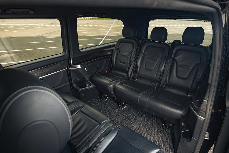 vip taxibusje van binnen